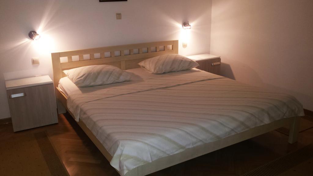 Filip Apartment Omiš Dış mekan fotoğraf